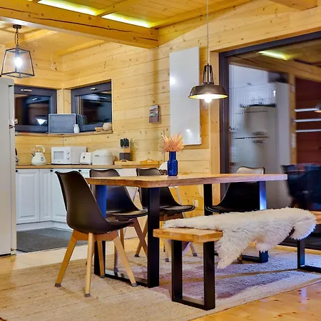 Tworkowo Komfortowy Caloroczny 펜션 Tylmanowa